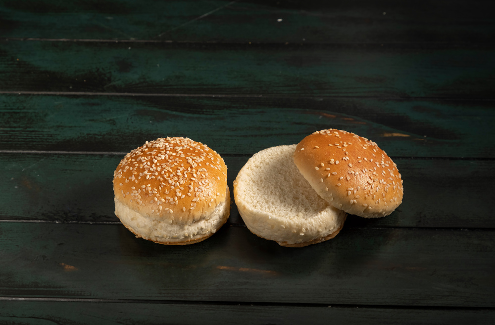 Mini burger with sesame